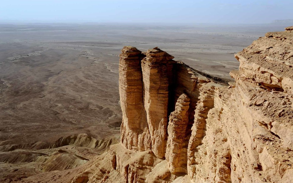 Discover the Best Hiking Destinations in Saudi Arabia, Edge of the World