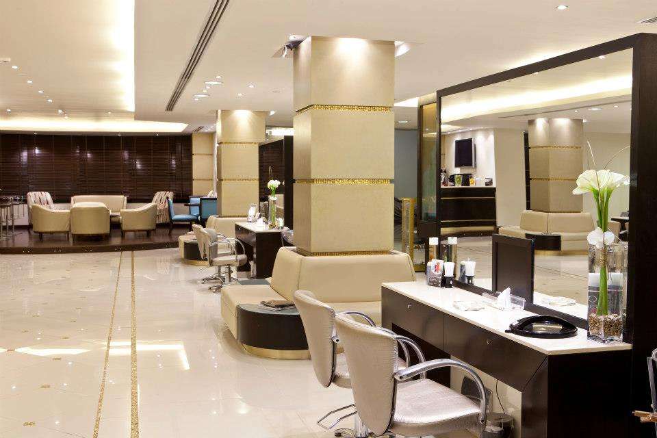 Alexander Zavary Salon، 